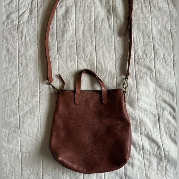 Madewell Handbags - Madewell small crossbody tote